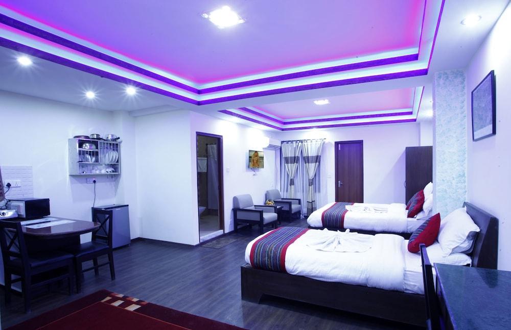 Alpine Hotel & Apartment Katmandu Zewnętrze zdjęcie
