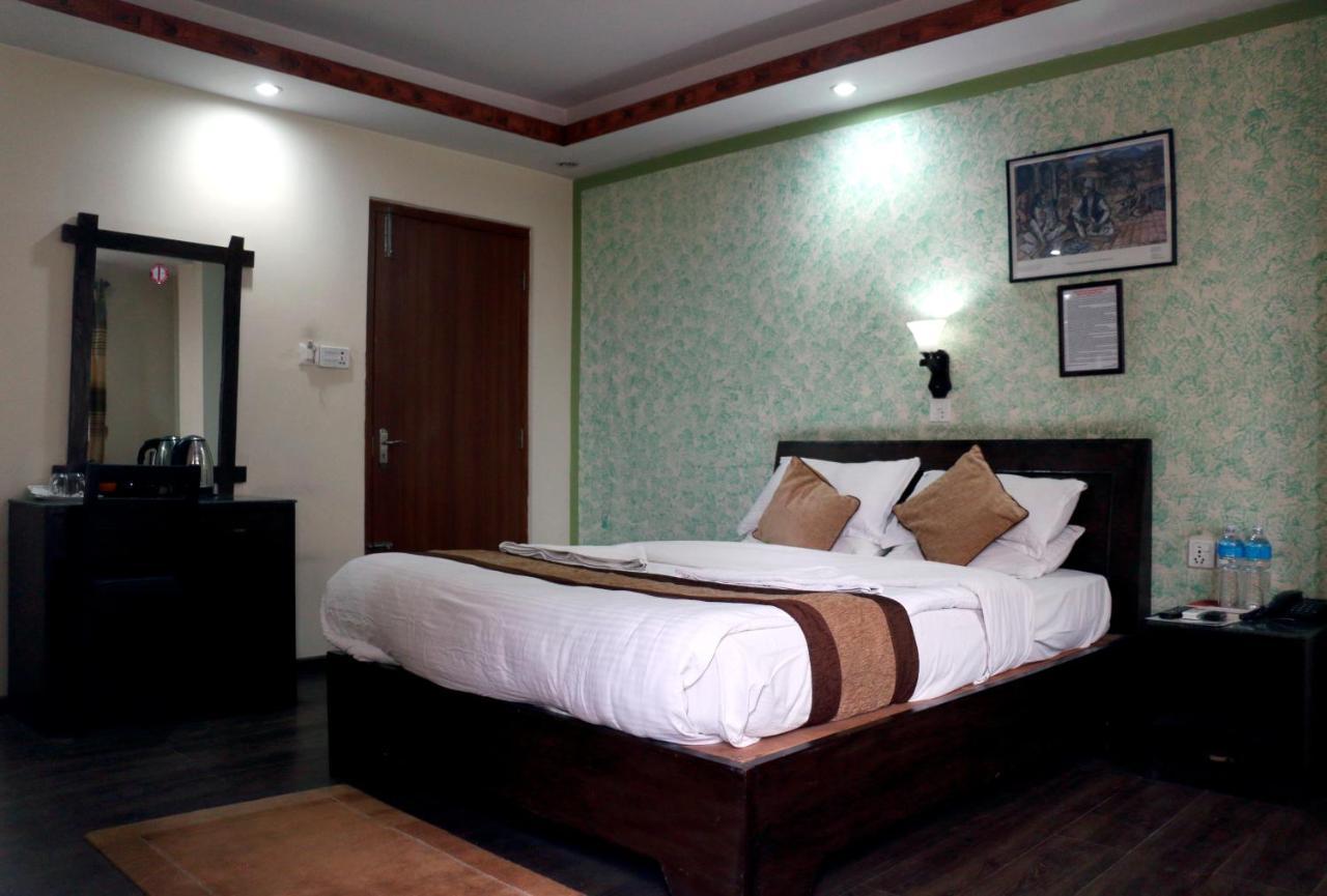 Alpine Hotel & Apartment Katmandu Zewnętrze zdjęcie