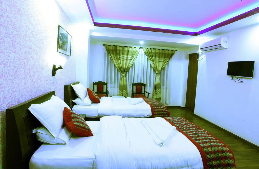 Alpine Hotel & Apartment Katmandu Zewnętrze zdjęcie