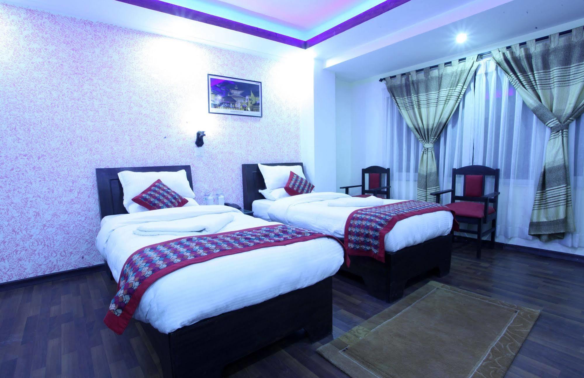 Alpine Hotel & Apartment Katmandu Zewnętrze zdjęcie