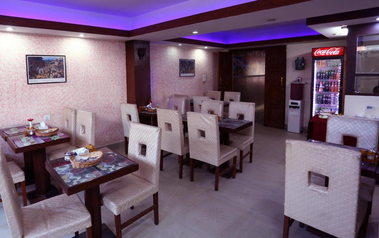 Alpine Hotel & Apartment Katmandu Zewnętrze zdjęcie